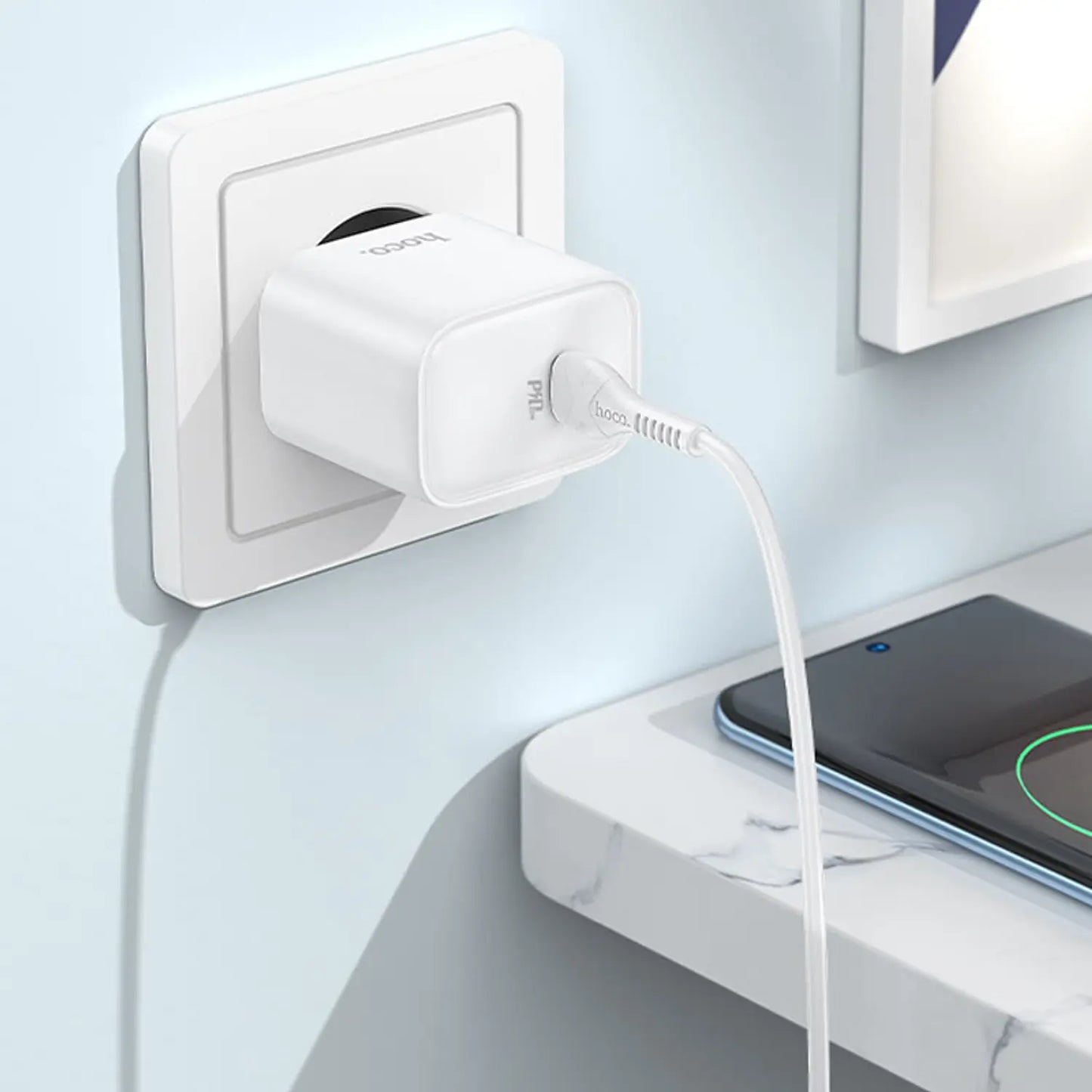 Cargador Casa Hoco DC67 PD20W Cable Tipo C a Lightning Blanco - SEC